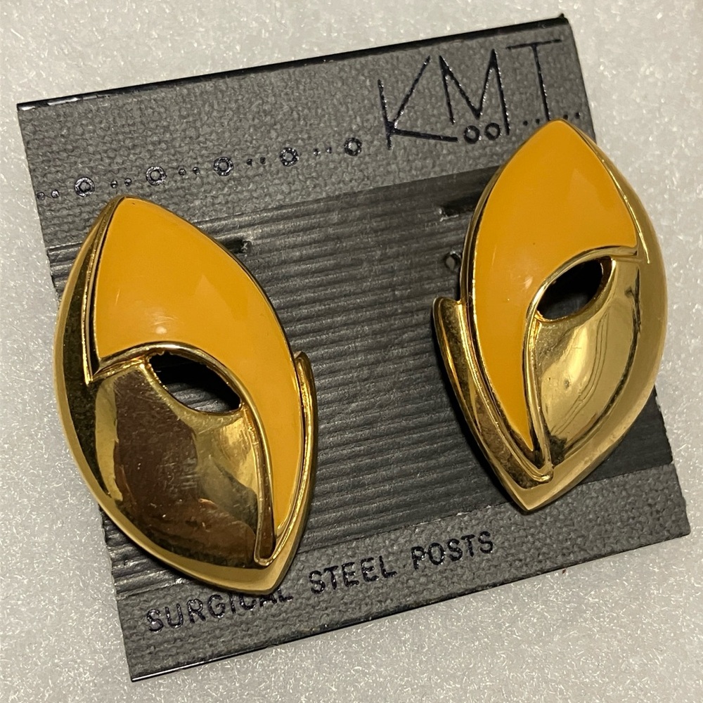 Vintage KMT Gold Enamel Gold Tone Post Earrings NEW
